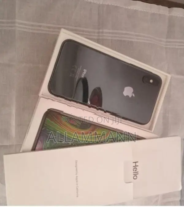 Apple iPhone XS (Used)