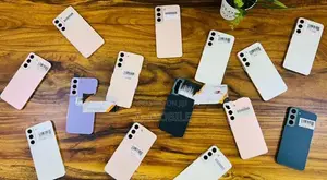 Samsung Galaxy S22 8GB / 256GB (Used)