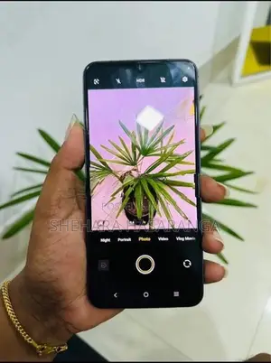 Vivo V25 (Used)