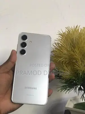 Samsung Galaxy S24 (Used)