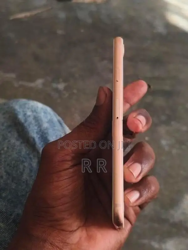 Apple iPhone 8 (Used)