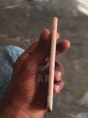 Apple iPhone 8 (Used)