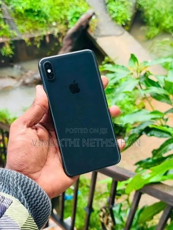 Apple iPhone XS Max (Used)
