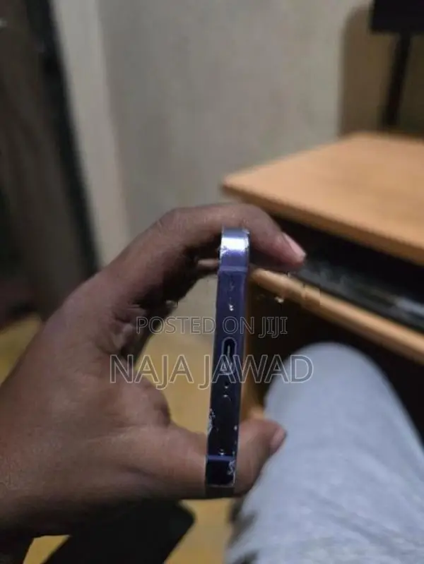 Samsung Galaxy S24 Purple (Used)
