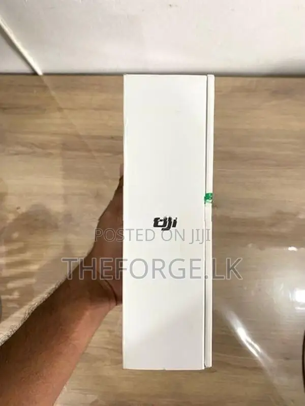 DJI Osmo Mobile 8 Gimbal