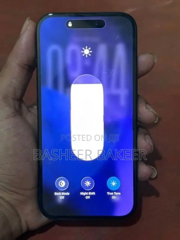 Apple iPhone 16 (Used)