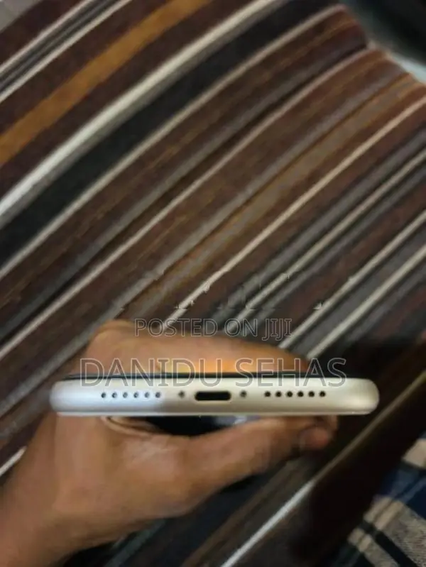 Apple iPhone 11 (Used)