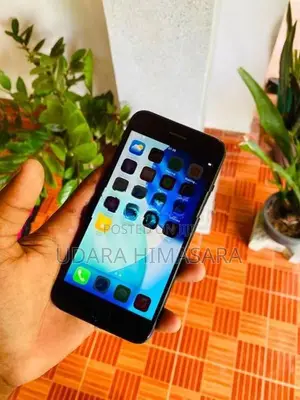 Apple iPhone SE 2 (Used)