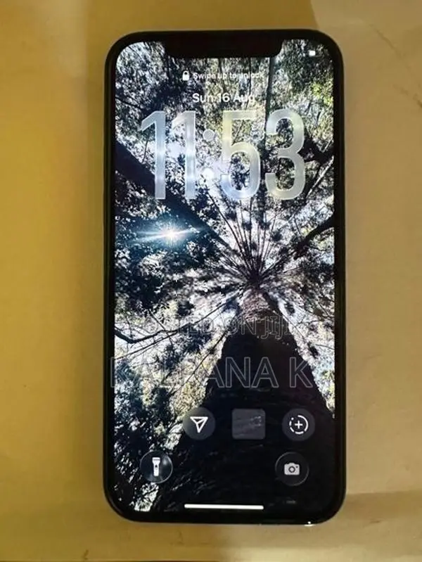 Apple iPhone 12 64GB (Used)