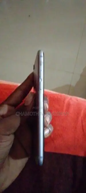 Apple iPhone 6S (Used)