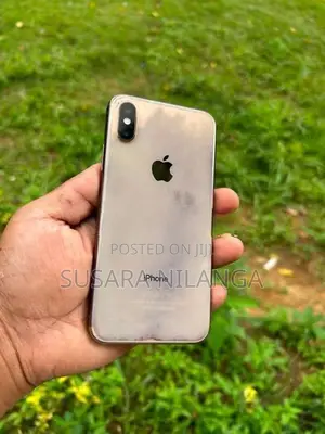 Apple iPhone XS (Used)