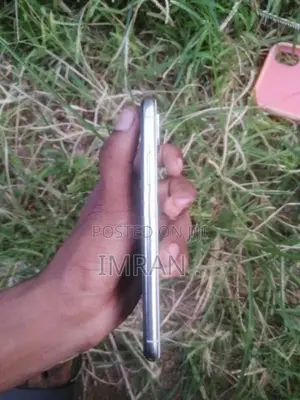 Apple iPhone XS (Used)
