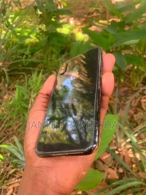Apple iPhone XS (Used)