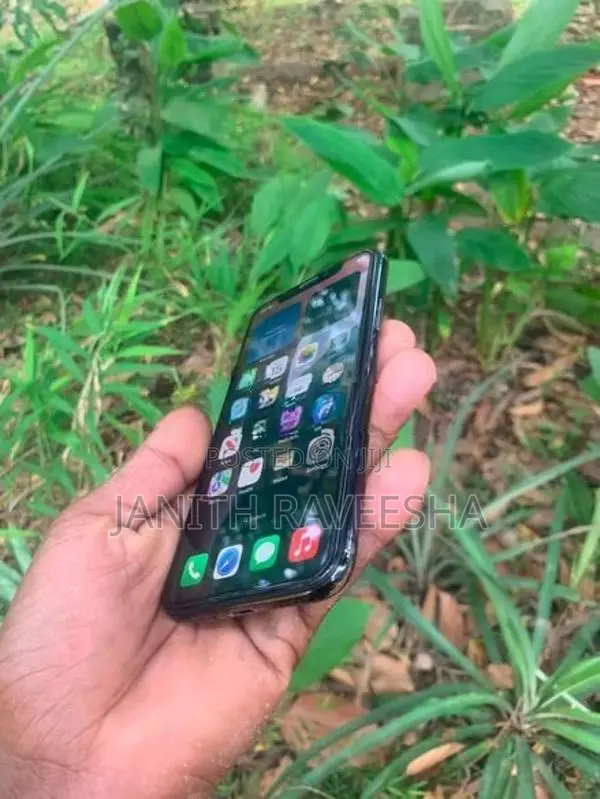 Apple iPhone XS (Used)