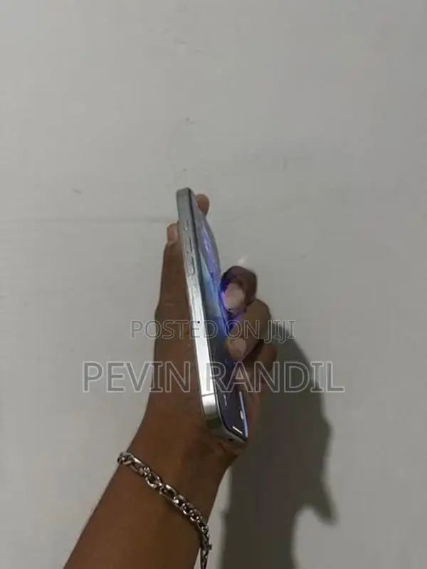 Apple iPhone 16 Pro (Used)