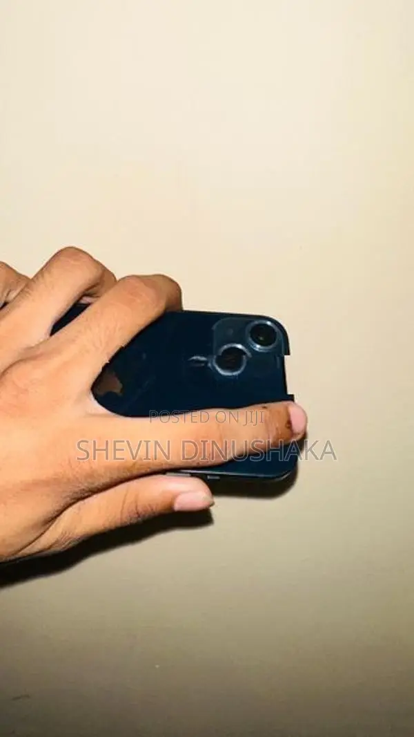 Apple iPhone 13 (Used)