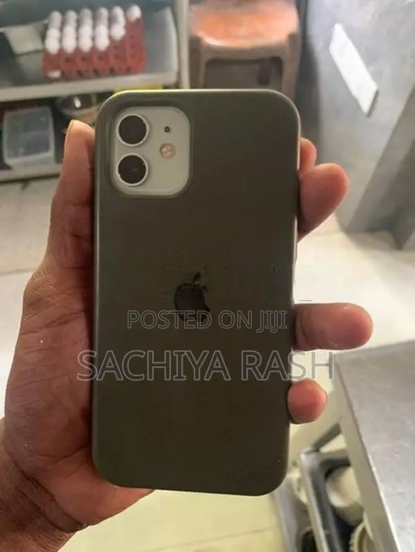 Apple iPhone 12 (Used)