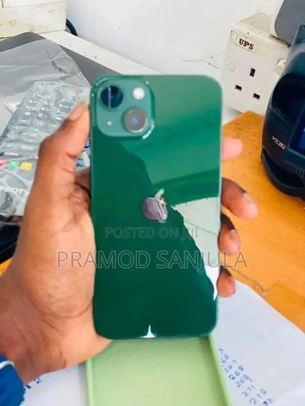 Apple iPhone 13 (Used)