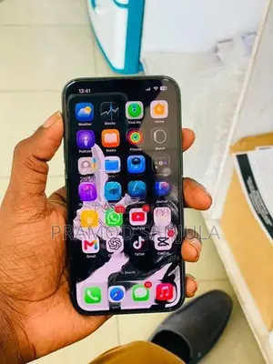Apple iPhone 13 (Used)