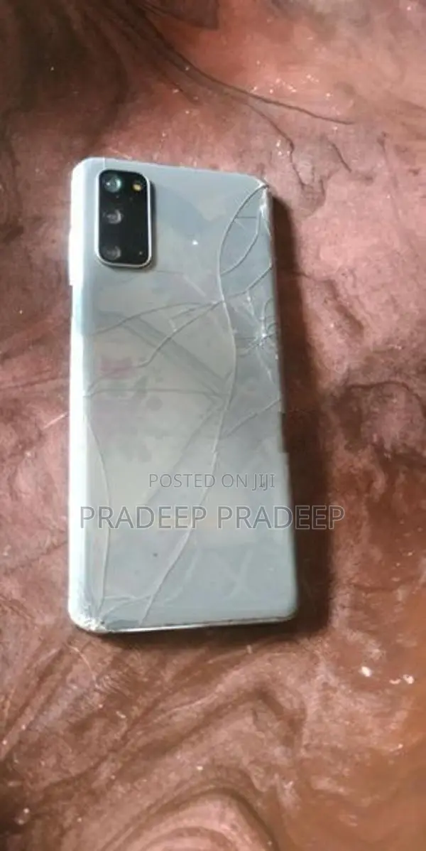 Samsung Galaxy S20 (Used)