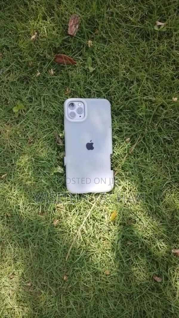 Apple iPhone 11 Pro Max black (Used)