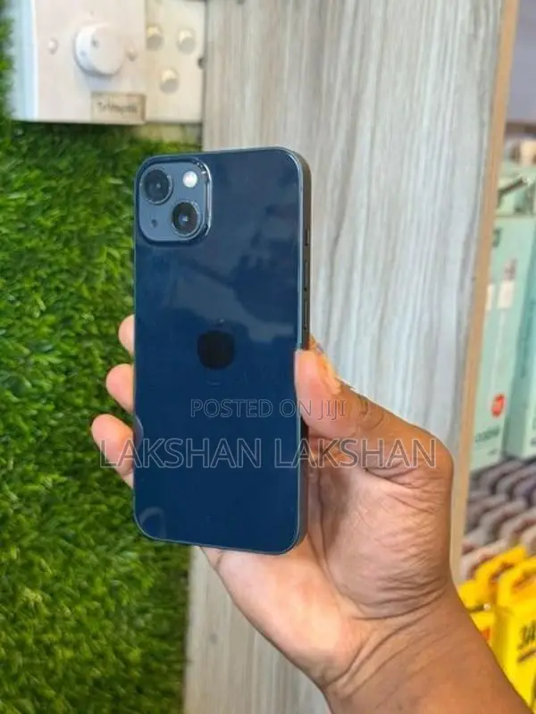 Apple iPhone 13 (Used)
