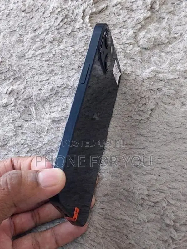 Apple iPhone 13 (Used)