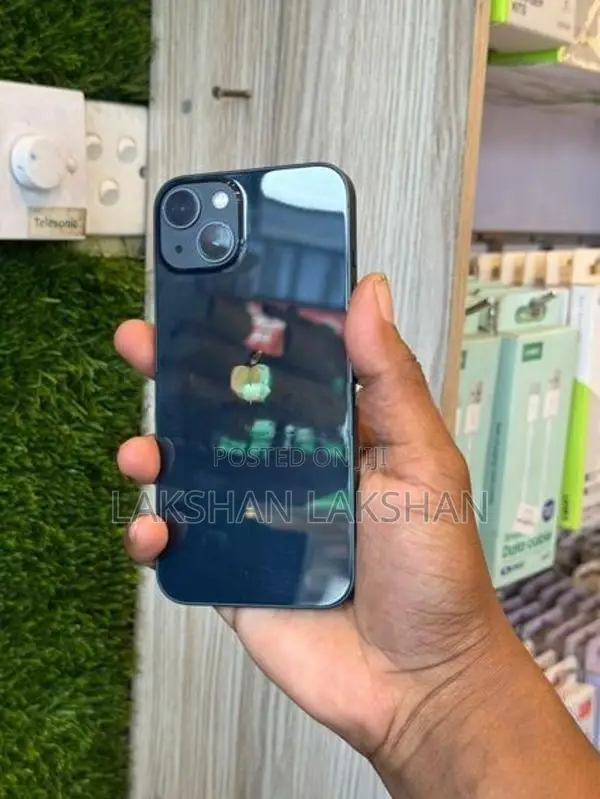 Apple iPhone 13 (Used)
