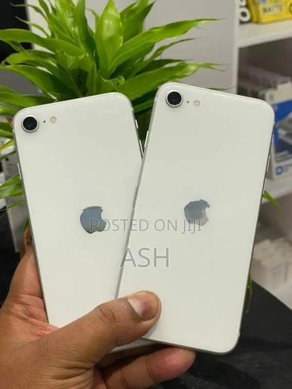 Apple iPhone SE 2 128GB (Used)