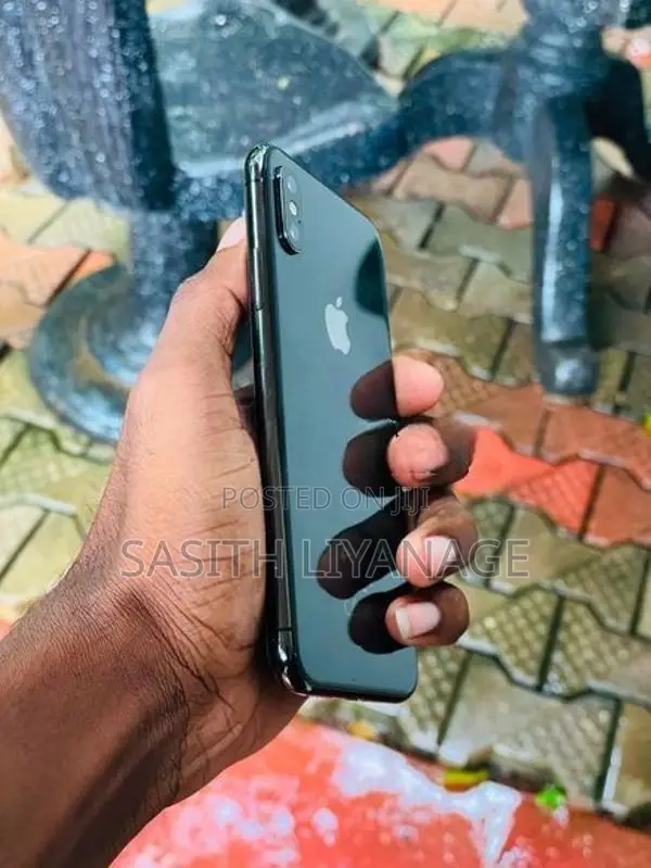 Apple iPhone XS 256GB (Used)