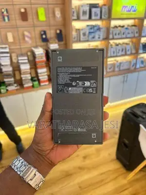 Samsung Galaxy S25 (Brand New)