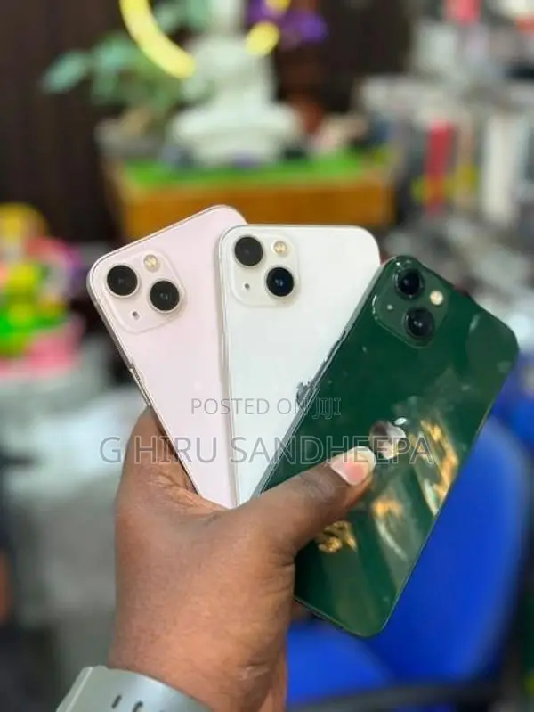 Apple iPhone 13 (Used)
