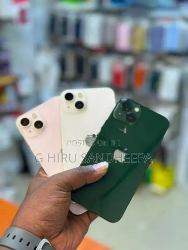 Apple iPhone 13 (Used)