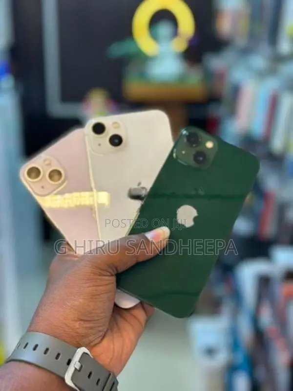 Apple iPhone 13 (Used)