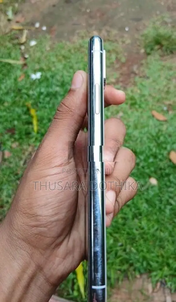 Apple iPhone XS (Used)