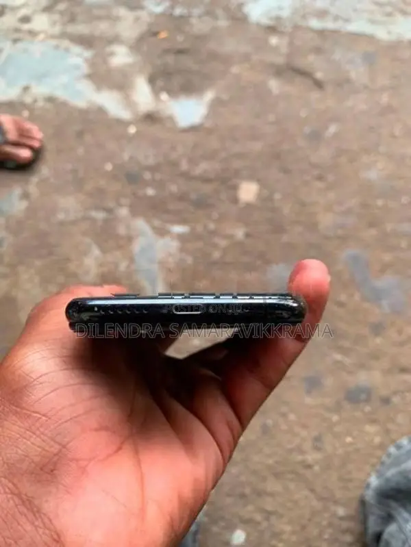 Apple iPhone XS (Used)