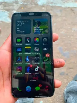 Apple iPhone XS (Used)