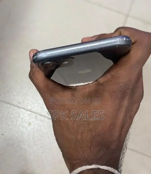 Apple iPhone 11 (Used)