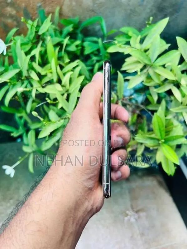 Apple iPhone XS .. (Used)