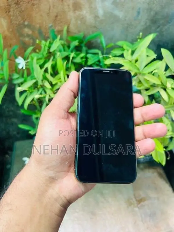 Apple iPhone XS .. (Used)