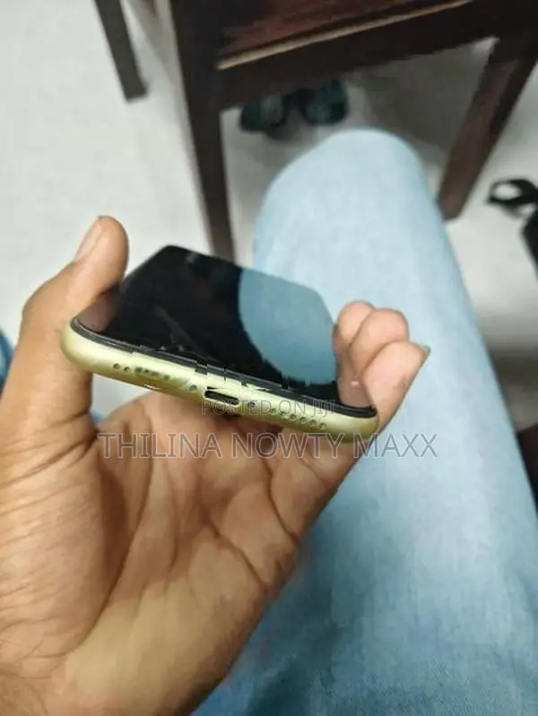 Apple iPhone 11 (Used)