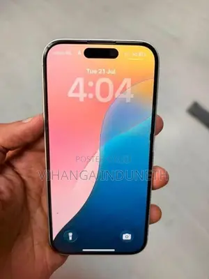 Apple iPhone 16 (Used)