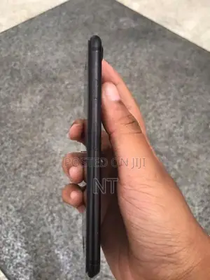 Apple iPhone 7 (Used)