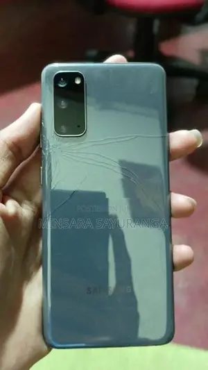 Samsung Galaxy S20 (Used)