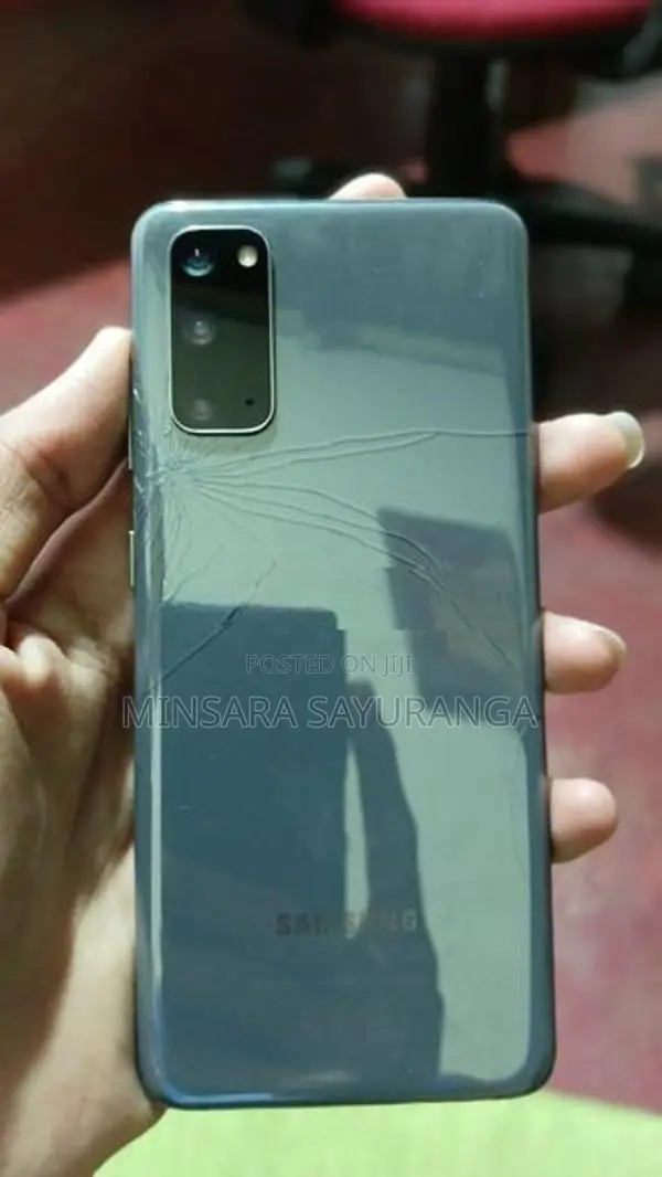 Samsung Galaxy S20 (Used)