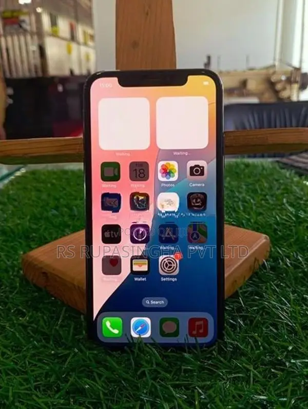 Apple iPhone XS 64GB (Used)