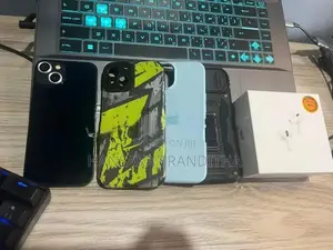 Apple iPhone 13 (Used)