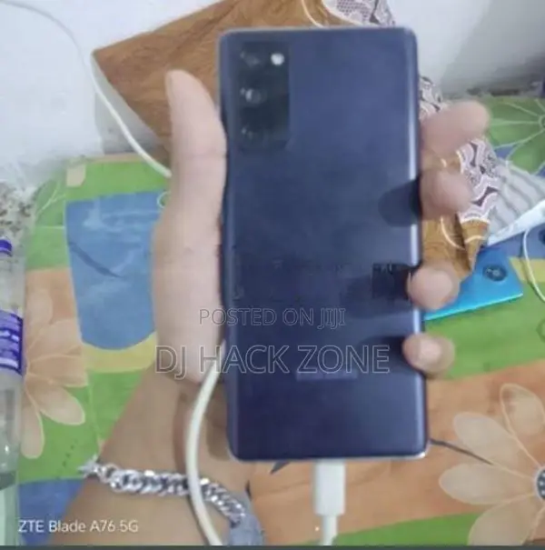 Samsung Galaxy S20FE Blue (Used)