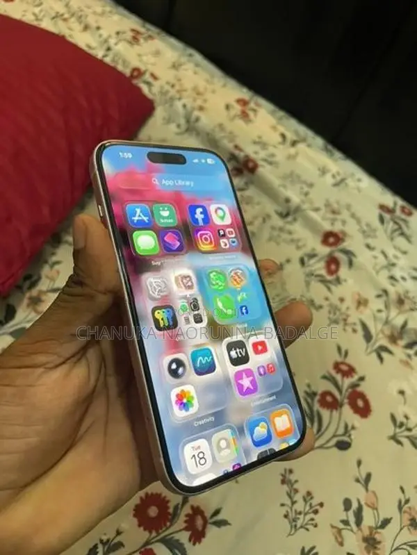 Apple iPhone 15 128gb rose gold (Used)