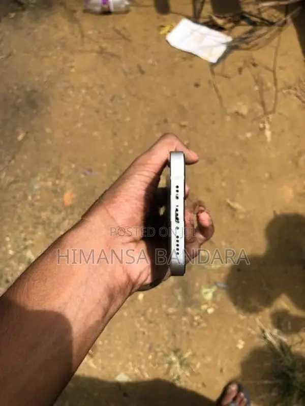 Apple iPhone 13 (Used)